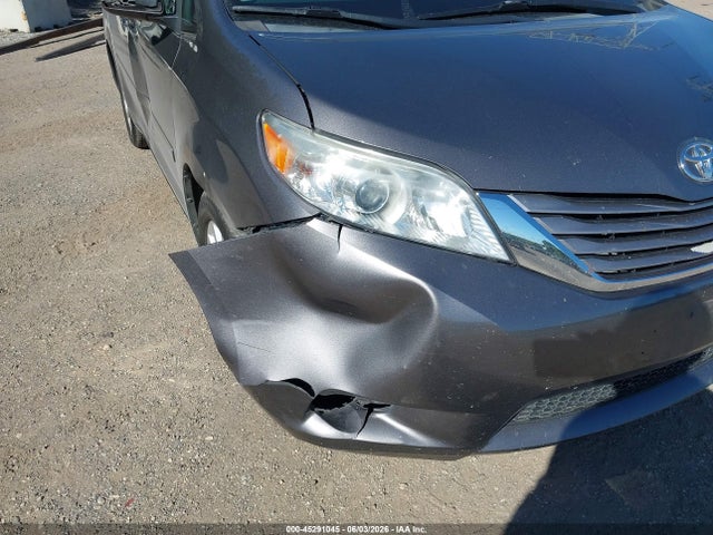 5TDDK3DC2FS116842 Toyota Sienna Xle Premium 7 Passenger
