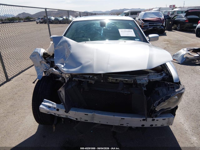 45291069 :رقم المزاد ، 2C3CCABGXNH256626 vin ، 2022 Chrysler 300 S مزاد بيع