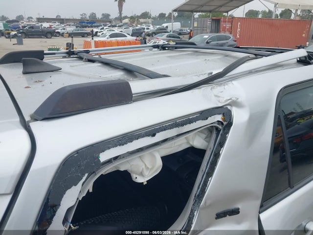 Toyota 4runner 2022 JTEFU5JR3N5274016 Image 17
