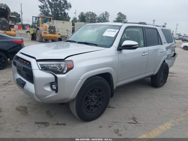 Toyota 4runner 2022 JTEFU5JR3N5274016 Image 2