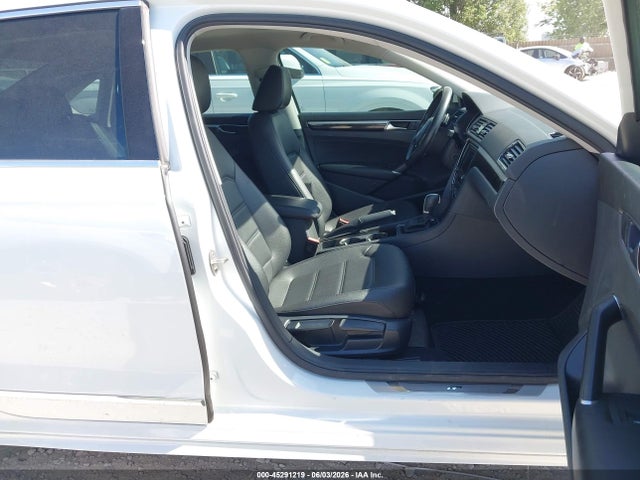 2019 Volkswagen Passat 2.0t Se R-line მანქანა იყიდება აუქციონზე, vin: 1VWMA7A39KC013795, აუქციონის ნომერი: 45291219