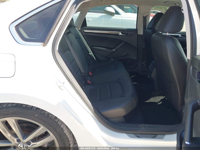 2019 Volkswagen Passat 2.0t Se R-line მანქანა იყიდება აუქციონზე, vin: 1VWMA7A39KC013795, აუქციონის ნომერი: 45291219