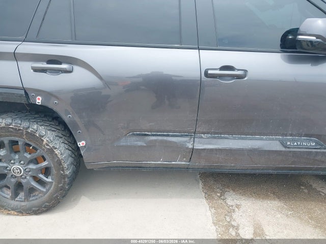 7SVAAABA0RX022037 Toyota Sequoia Platinum