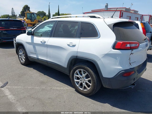 1C4PJMCX9JD541246 Jeep Cherokee Latitude 4x4