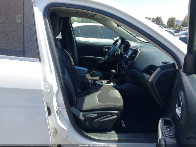 1C4PJMCX9JD541246 Jeep Cherokee Latitude 4x4