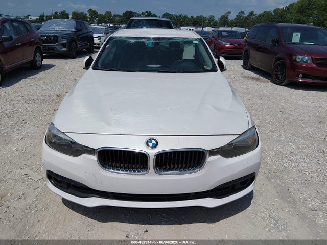 WBA8E1G56HNU15315 BMW 320i