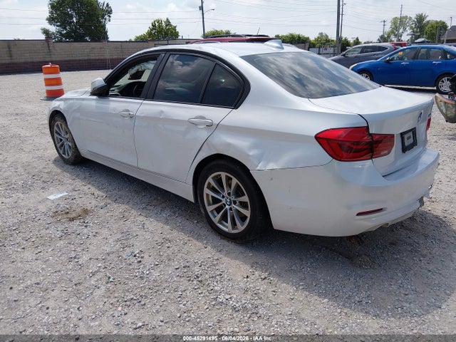 WBA8E1G56HNU15315 BMW 320i