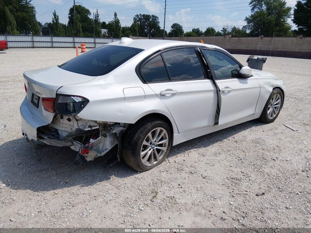 WBA8E1G56HNU15315 BMW 320i