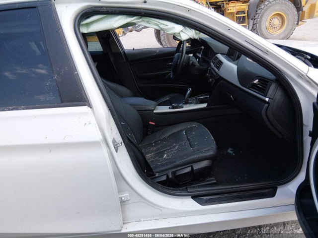 WBA8E1G56HNU15315 BMW 320i