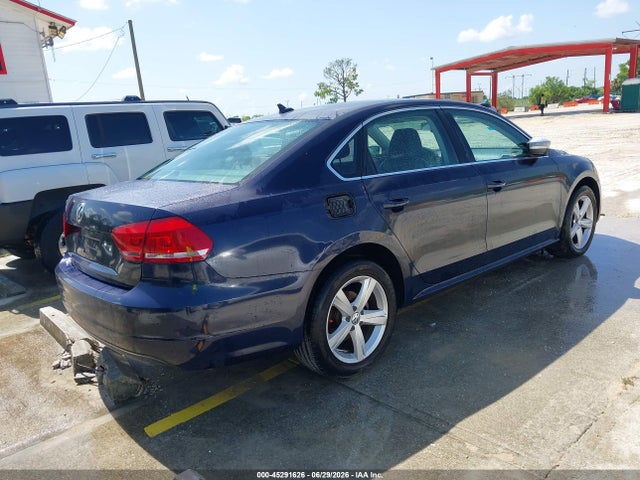 2015 Volkswagen Passat 1.8t Limited Edition მანქანა იყიდება აუქციონზე, vin: 1VWAT7A39FC094624, აუქციონის ნომერი: 45291626