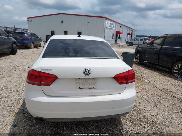 2013 Volkswagen Passat 2.5l Se მანქანა იყიდება აუქციონზე, vin: 1VWBH7A32DC107104, აუქციონის ნომერი: 45291699