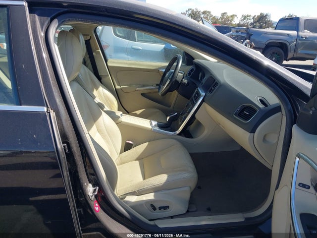 Volvo S60 T5 2014 YV1612FHXE1285835 Image 5