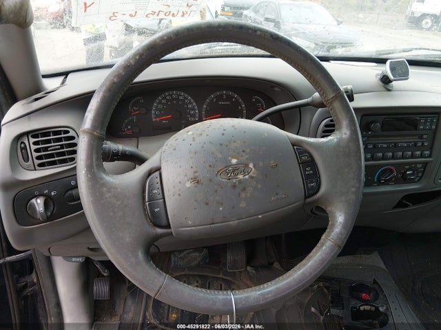 45291822 :رقم المزاد ، 1FTRX17W92NA49836 vin ، 2002 Ford F150 مزاد بيع