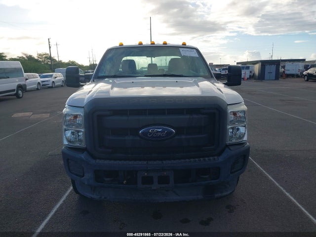 Ford F-350 Chassis Xl 2015 1FD8W3HT1FEA89490 Image 17