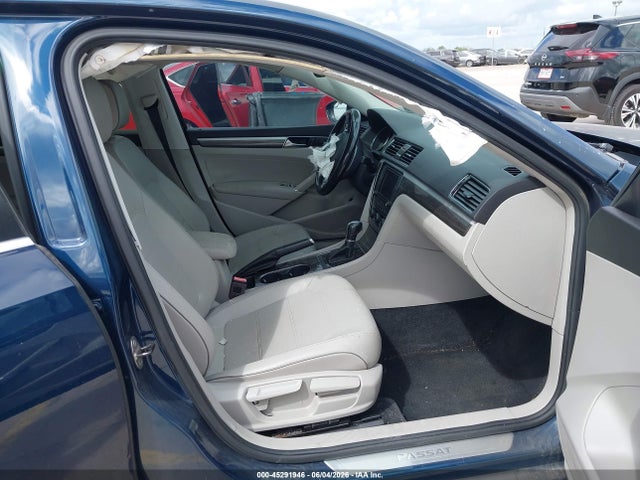 1VWBA7A36JC001156 Volkswagen Passat 2.0t Se