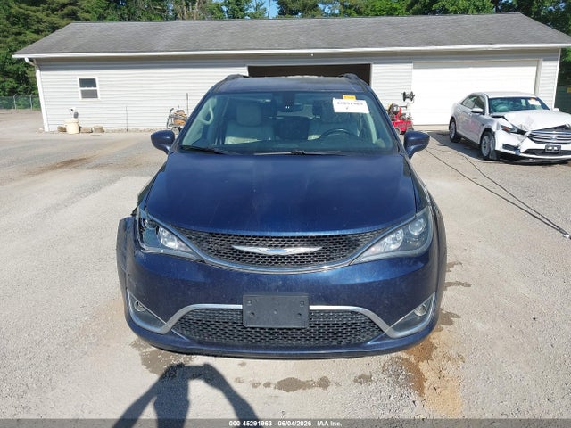 2017 Chrysler Pacifica Touring-l მანქანა იყიდება აუქციონზე, vin: 2C4RC1BG5HR512546, აუქციონის ნომერი: 45291963