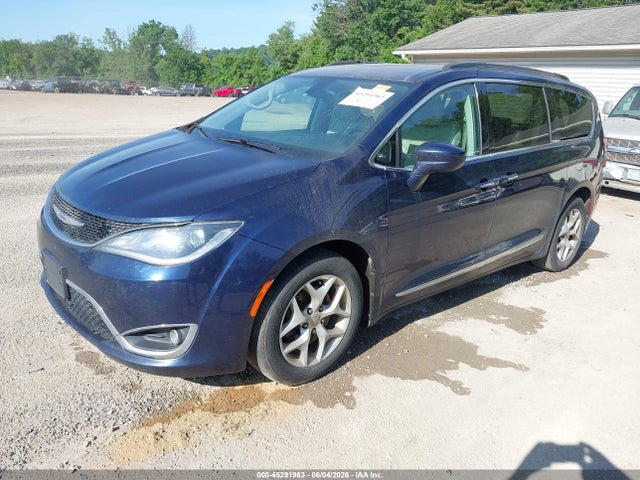 45291963 :رقم المزاد ، 2C4RC1BG5HR512546 vin ، 2017 Chrysler Pacifica Touring-l مزاد بيع