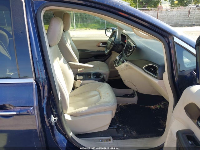 Aukcja sprzedaży 2017 Chrysler Pacifica Touring-l, vin: 2C4RC1BG5HR512546, numer aukcji: 45291963