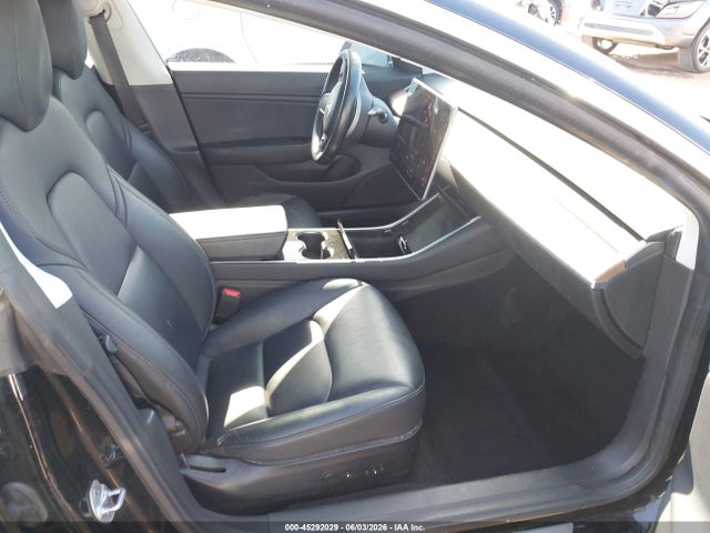 Продажа на аукционе авто 2018 Tesla Model 3 Long Range/performance, vin: 5YJ3E1EB9JF188132, номер лота: 45292029