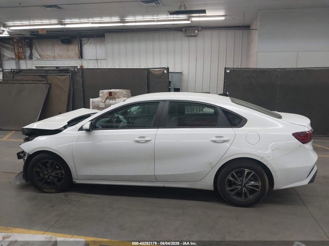 3KPF24AD4RE721021 KIA Forte Lxs