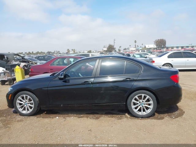 BMW 320i 2018 WBA8A9C5XJAH12667 Image 14