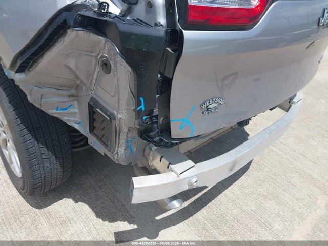 1C4PJLCBXJD574402 Jeep Cherokee Latitude Fwd
