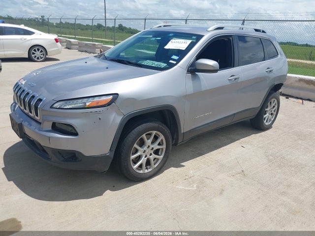 1C4PJLCBXJD574402 Jeep Cherokee Latitude Fwd