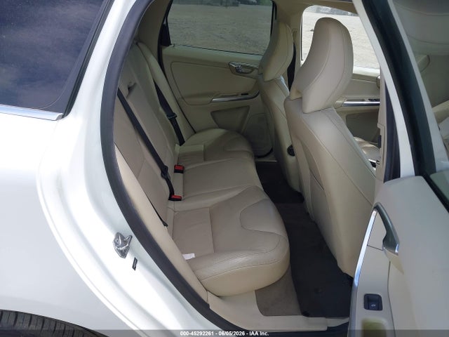 45292261 :رقم المزاد ، YV4902DZ6E2516495 vin ، 2014 Volvo Xc60 T6 R-design Premier Plus مزاد بيع