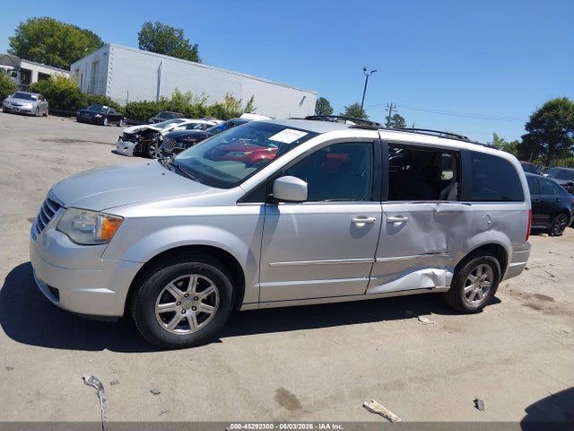 45292300 :رقم المزاد ، 2A4RR5D12AR413617 vin ، 2010 Chrysler Town & Country Touring مزاد بيع