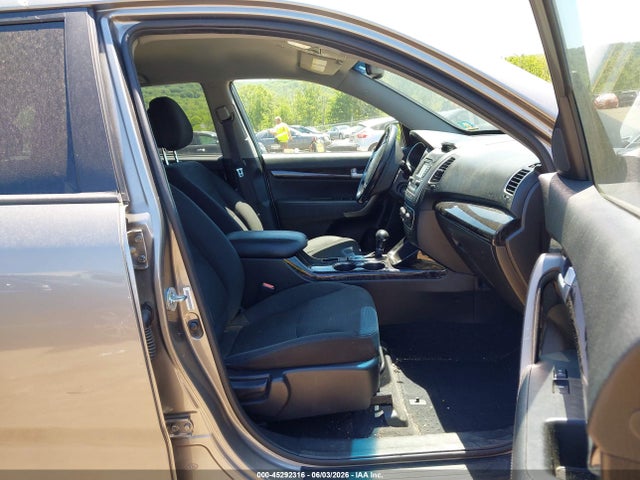 2015 Kia Sorento Lx მანქანა იყიდება აუქციონზე, vin: 5XYKT4A61FG595518, აუქციონის ნომერი: 45292316