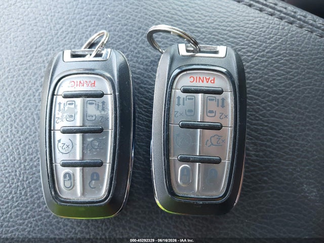 45292329 :رقم المزاد ، 2C4RC1FG8KR633332 vin ، 2019 Chrysler Pacifica Touring Plus مزاد بيع