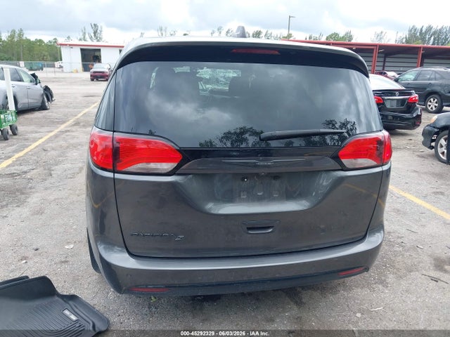 45292329 :رقم المزاد ، 2C4RC1FG8KR633332 vin ، 2019 Chrysler Pacifica Touring Plus مزاد بيع