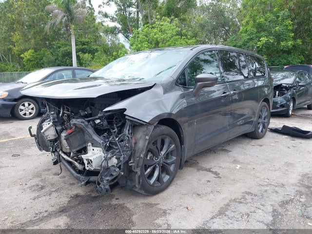 45292329 :رقم المزاد ، 2C4RC1FG8KR633332 vin ، 2019 Chrysler Pacifica Touring Plus مزاد بيع