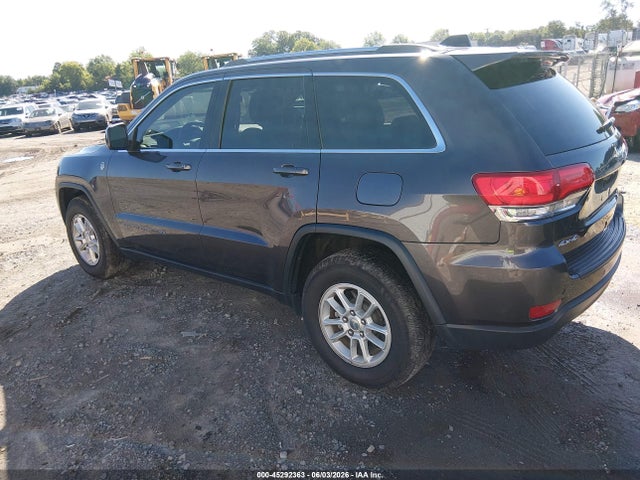1C4RJFAG3KC837037 Jeep Grand Cherokee Laredo E 4x4