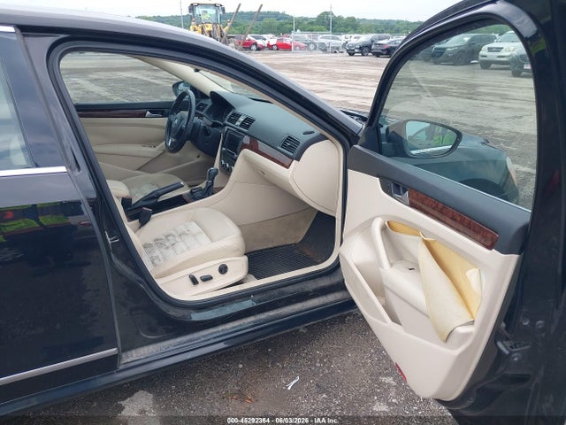 2012 Volkswagen Passat 3.6l V6 Sel Premium მანქანა იყიდება აუქციონზე, vin: 1VWCM7A33CC066576, აუქციონის ნომერი: 45292364