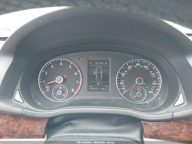 2012 Volkswagen Passat 3.6l V6 Sel Premium მანქანა იყიდება აუქციონზე, vin: 1VWCM7A33CC066576, აუქციონის ნომერი: 45292364