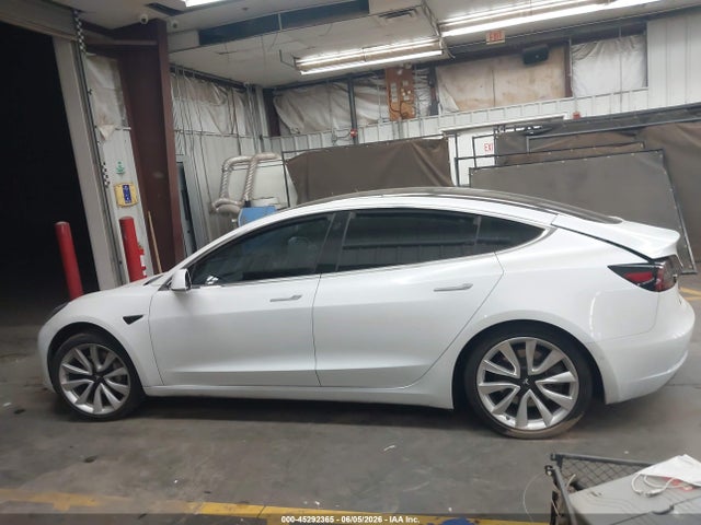 Продаж на аукціоні авто 2019 Tesla Model 3 Long Range/performance, vin: 5YJ3E1EB5KF469443, номер лоту: 45292365