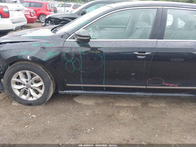 2017 Volkswagen Passat 1.8t S მანქანა იყიდება აუქციონზე, vin: 1VWAT7A36HC049322, აუქციონის ნომერი: 45292415