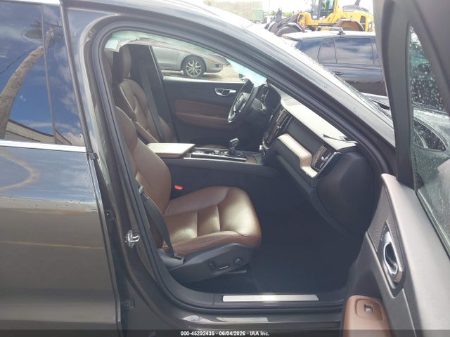 YV4102RK1M1824123 Volvo Xc60 T5 Momentum