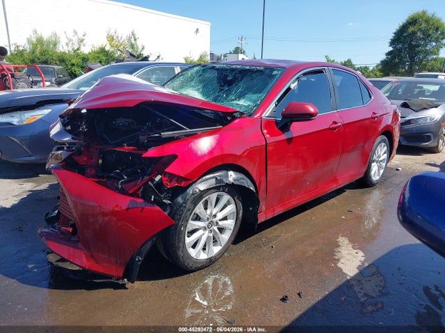 Продаж на аукціоні авто 2020 Toyota Camry Le, vin: 4T1C11AK4LU379576, номер лоту: 45292472