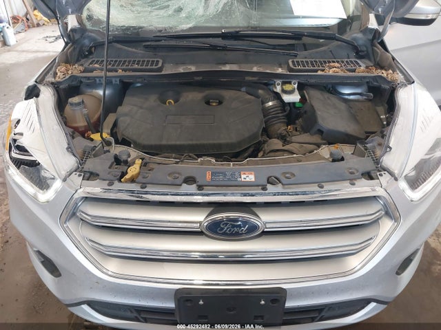 45292482 :رقم المزاد ، 1FMCU9J93HUB58223 vin ، 2017 Ford Escape Titanium مزاد بيع