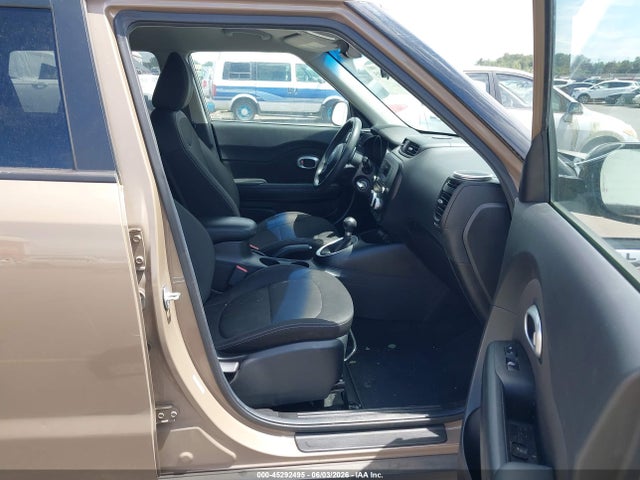 KNDJN2A25F7215049 KIA Soul