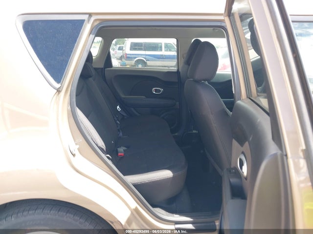 KNDJN2A25F7215049 KIA Soul