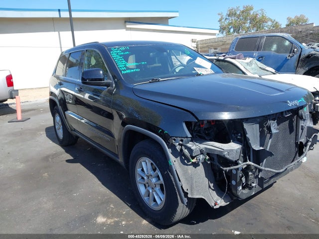 1C4RJEAG7JC380421 Jeep Grand Cherokee Laredo 4x2