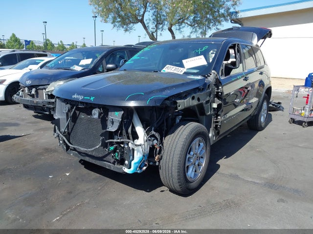 1C4RJEAG7JC380421 Jeep Grand Cherokee Laredo 4x2