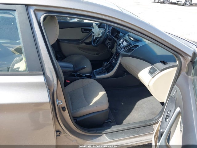 5NPDH4AE8GH750531 Hyundai ELANTRA SE