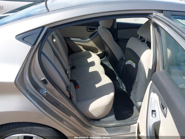 5NPDH4AE8GH750531 Hyundai ELANTRA SE
