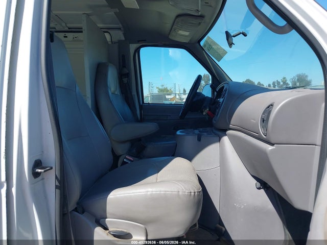 45292636 :رقم المزاد ، 1FTRE14231HB17360 vin ، 2001 Ford E-150 Commercial/recreational مزاد بيع