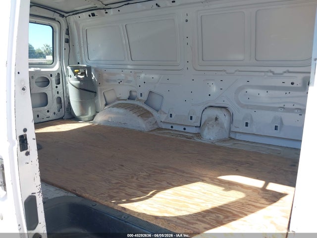 45292636 :رقم المزاد ، 1FTRE14231HB17360 vin ، 2001 Ford E-150 Commercial/recreational مزاد بيع