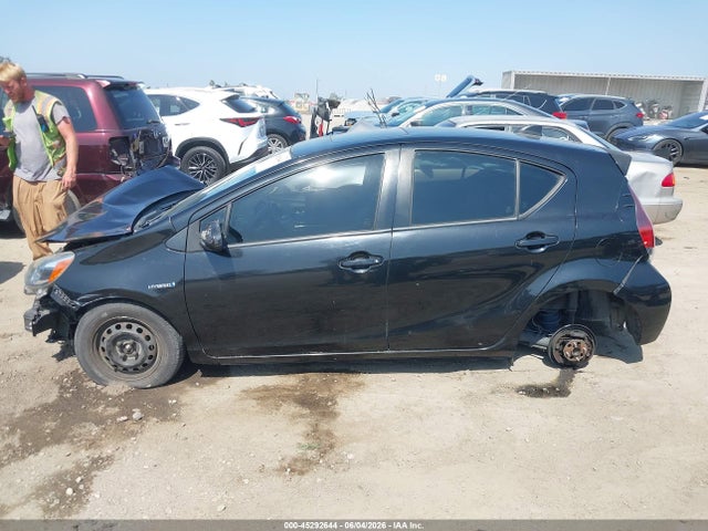 Toyota Prius C Four 2015 JTDKDTB33F1113613 Image 15